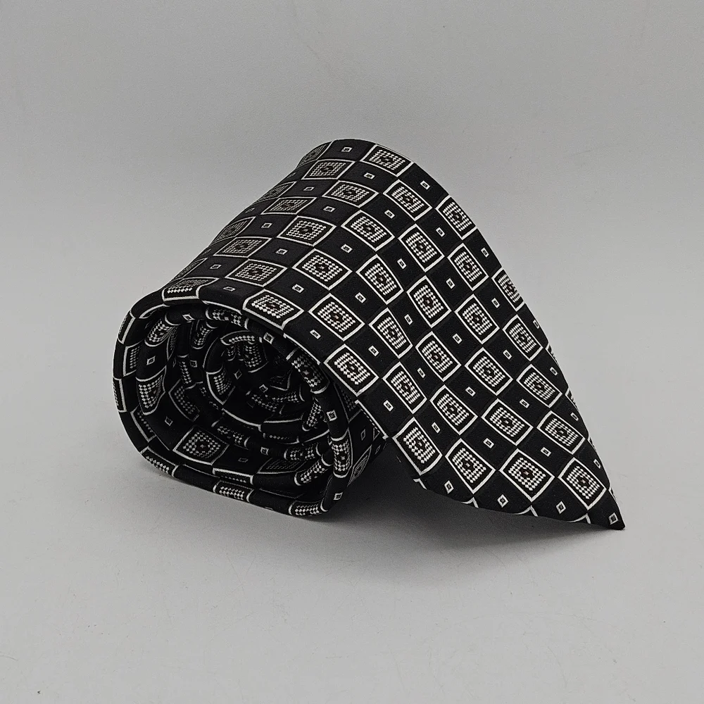 Alexander Julian colours geometric tie